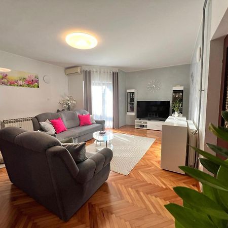 Apartment Tigo - 2 Bedrooms, 2 Bathrooms, Terrace And Big Garden Fažana Eksteriør bilde